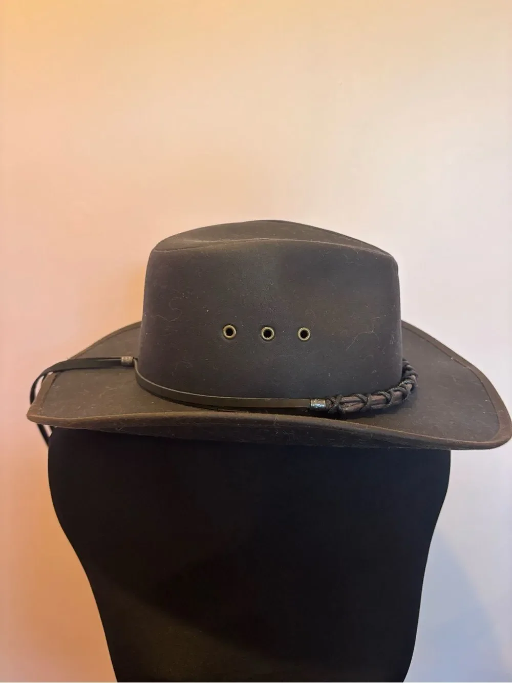 Outback Trading Co Original Outback Oilskin 1484 Bootlegger Hat in Black